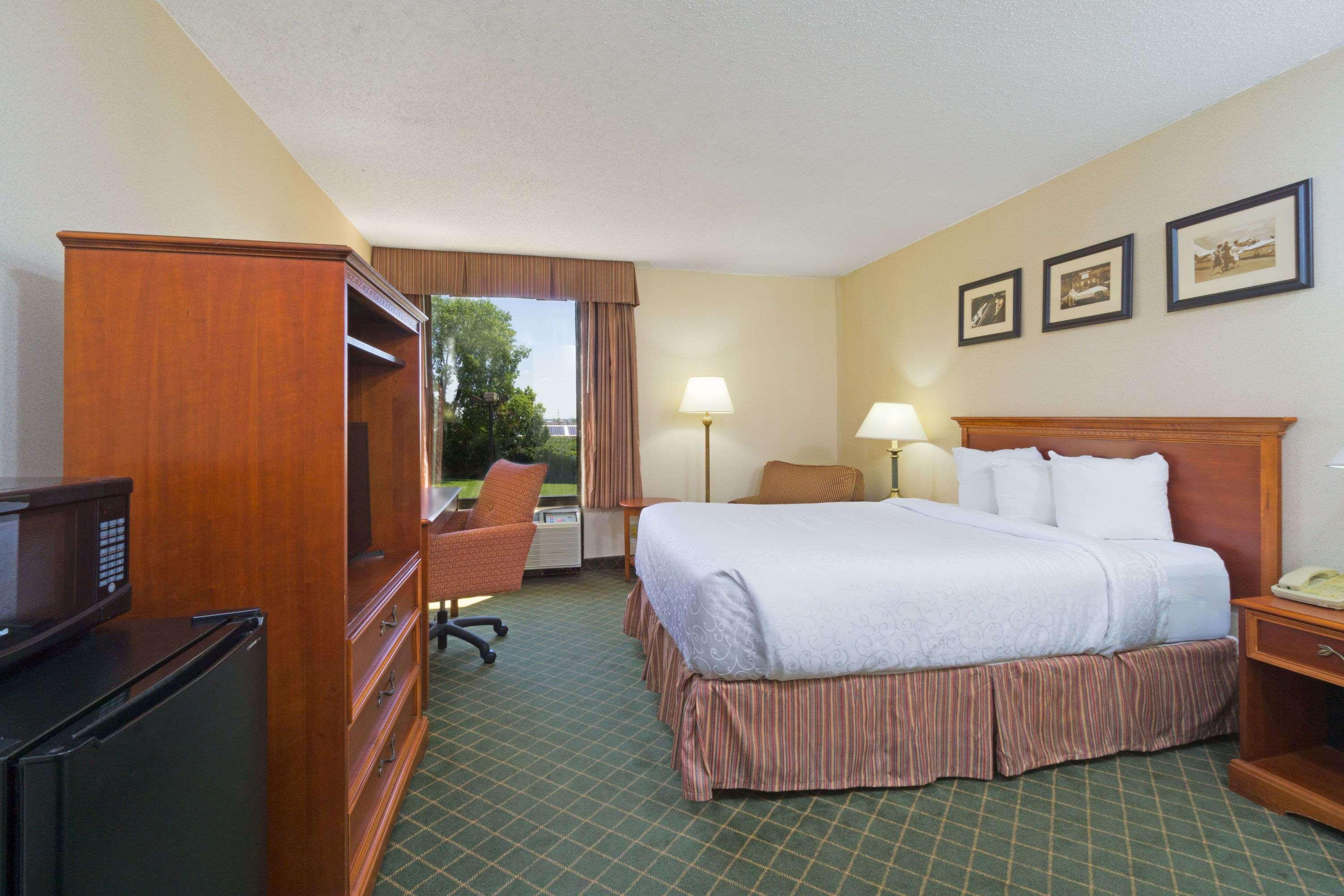 Days By Wyndham Airport Hotel 3*
